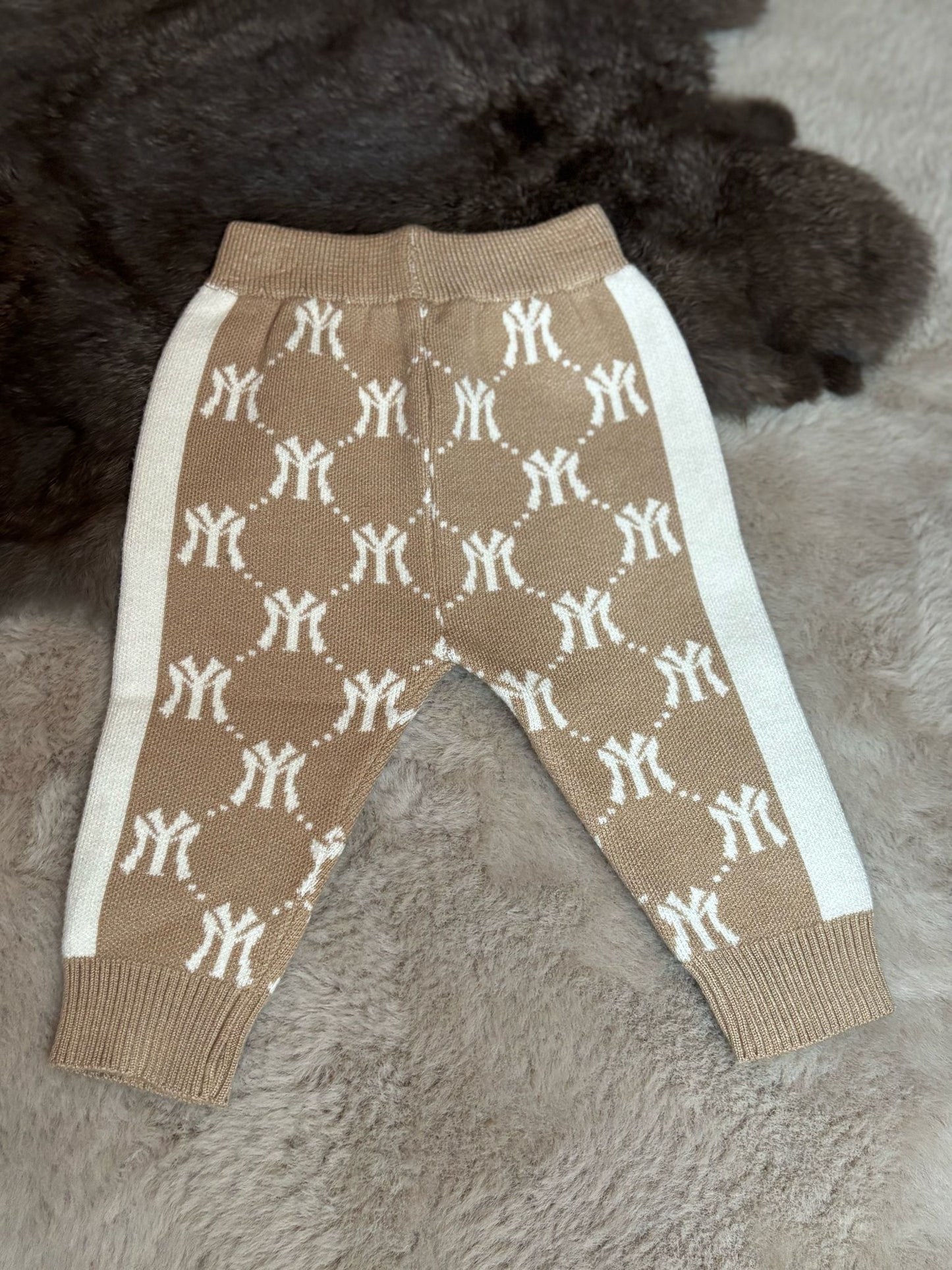 NY knitted pants brown white