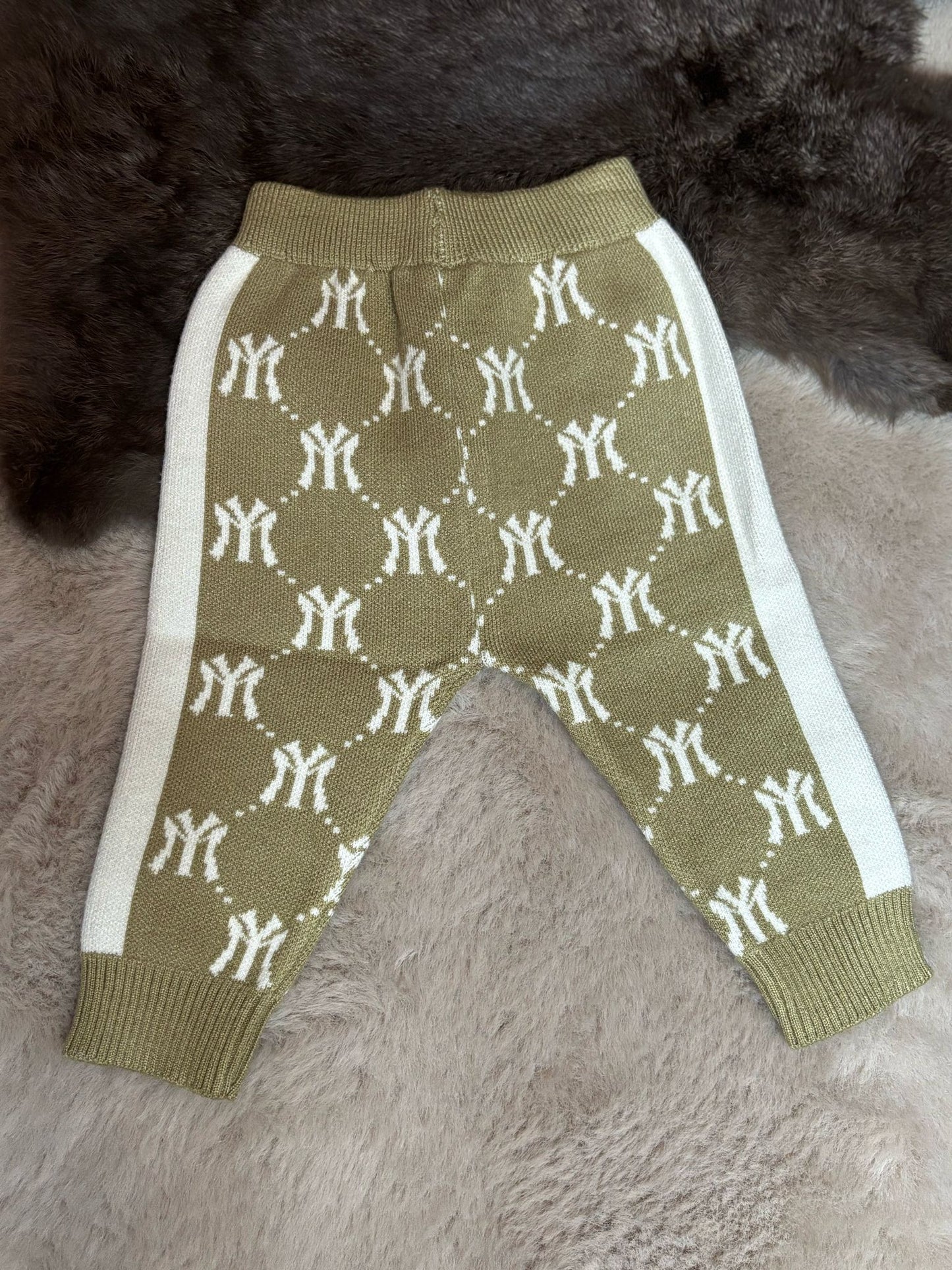 NY knitted pants green