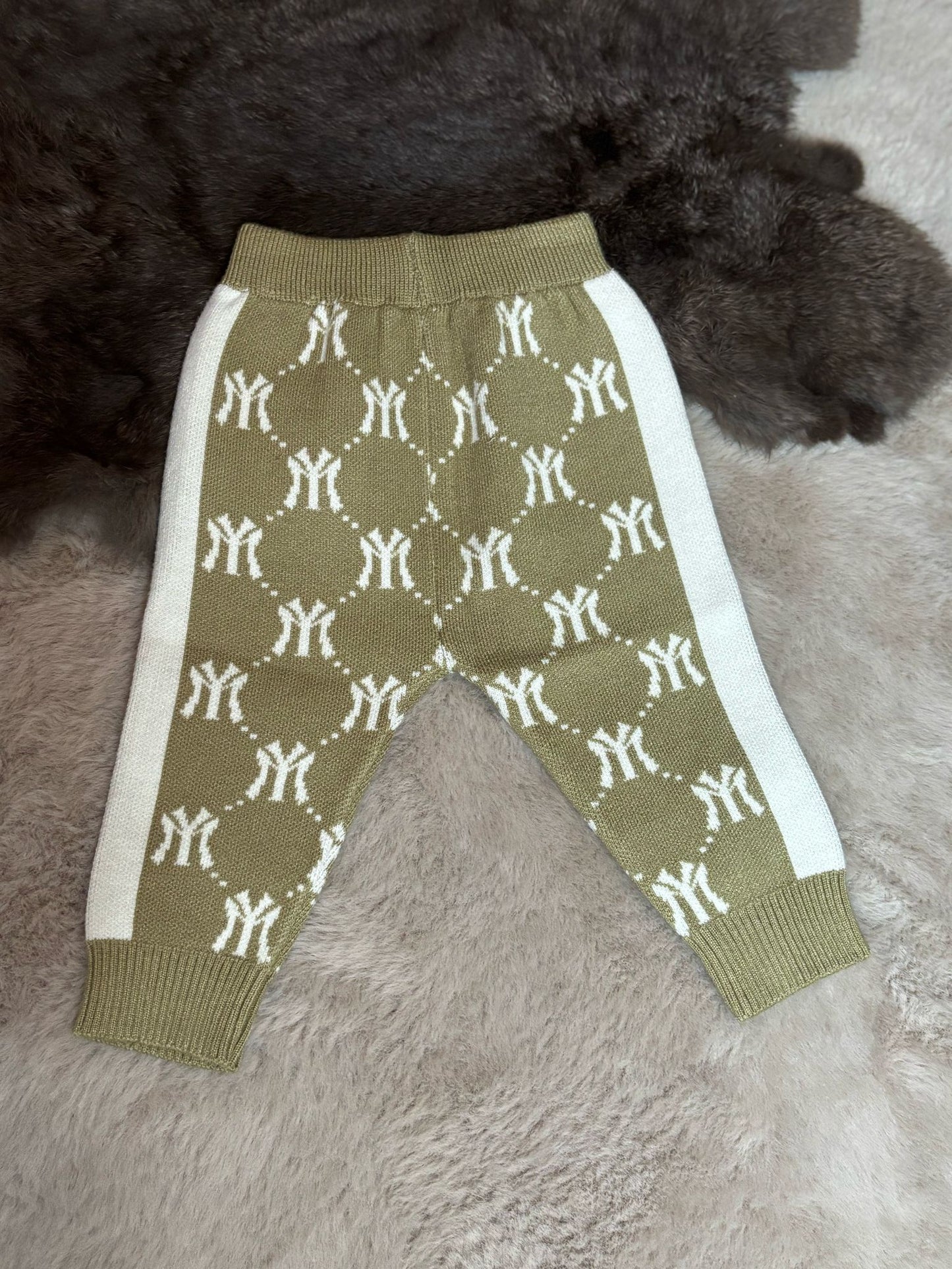 NY knitted pants green