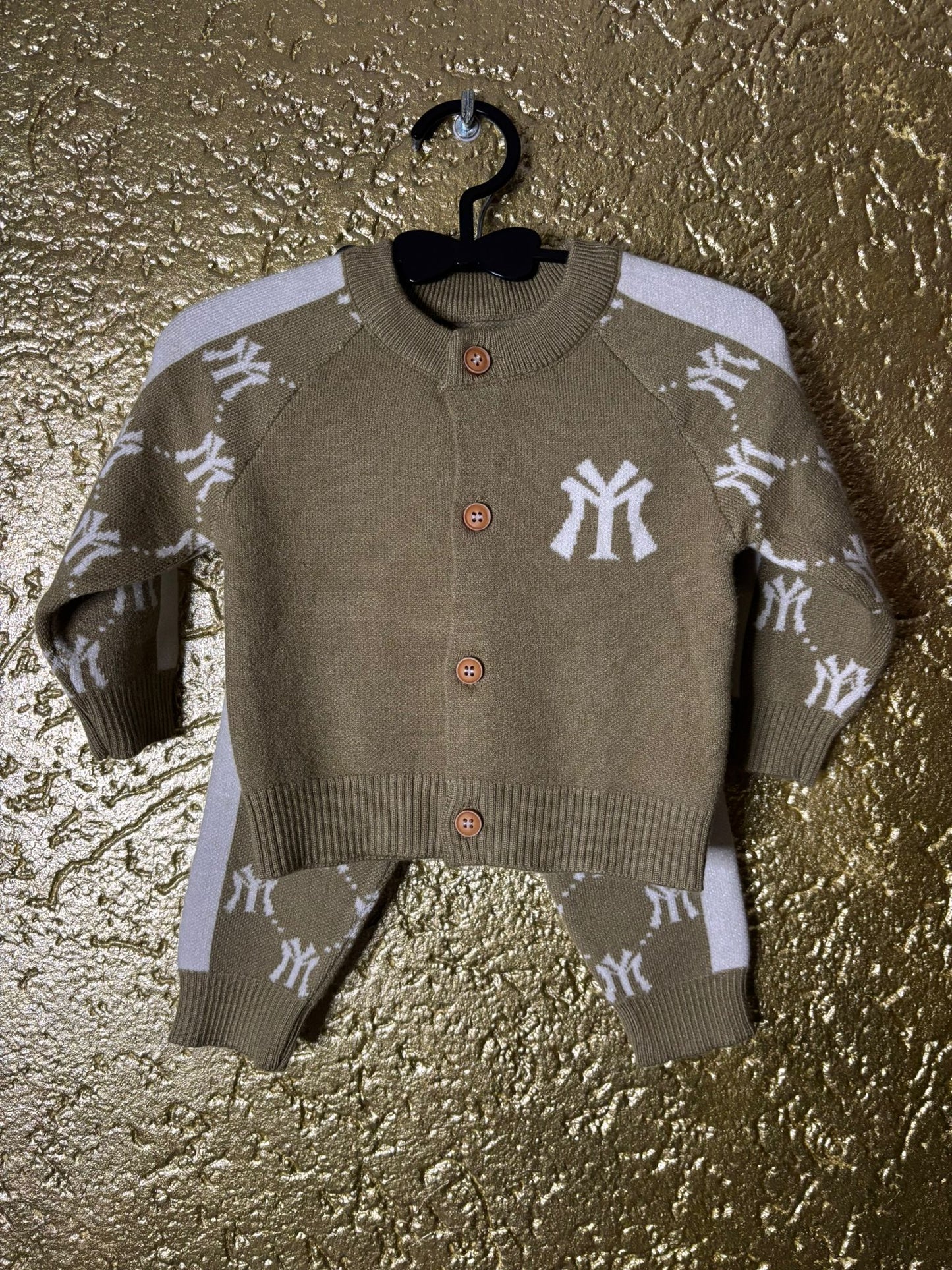 NY set green