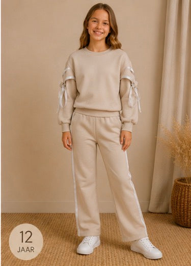 Ivory Bow lounge set